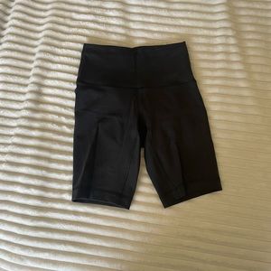 Lululemon wundertrain bike shorts